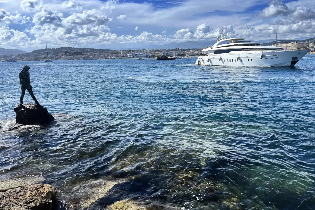 Apt With Terrace in Cannes 5 Min De La Plage
