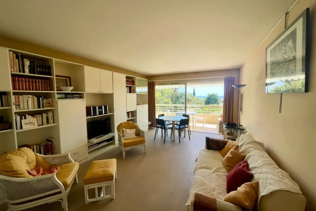 T2 Terrace és úszómedence Cannesban