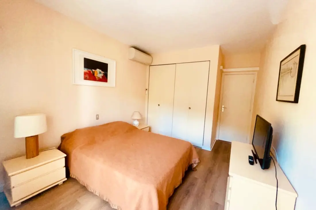 T2 Terrace és úszómedence Cannesban