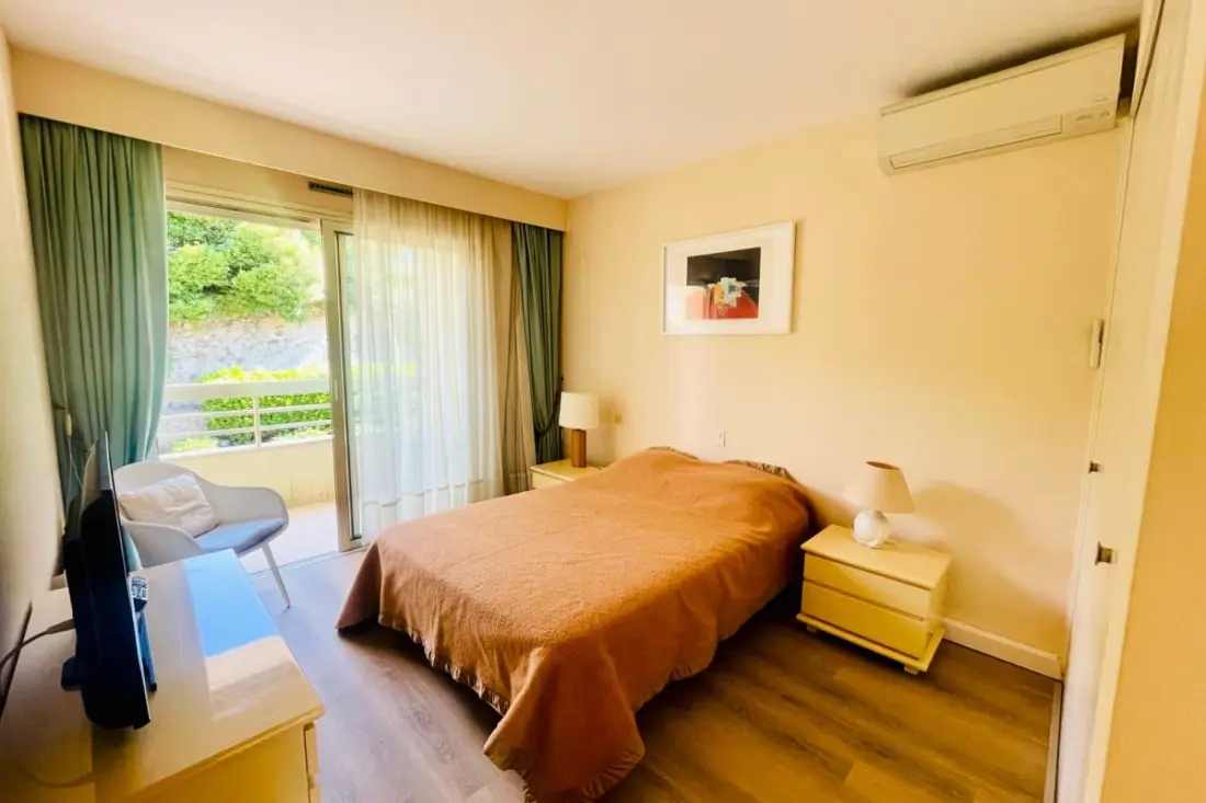 T2 Terrace és úszómedence Cannesban