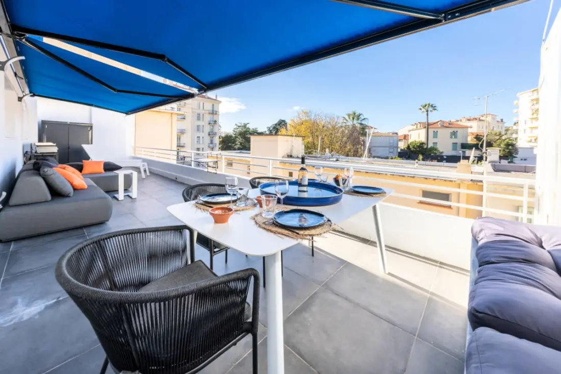 06az - Apartman terasszal 10 percre a palotától
