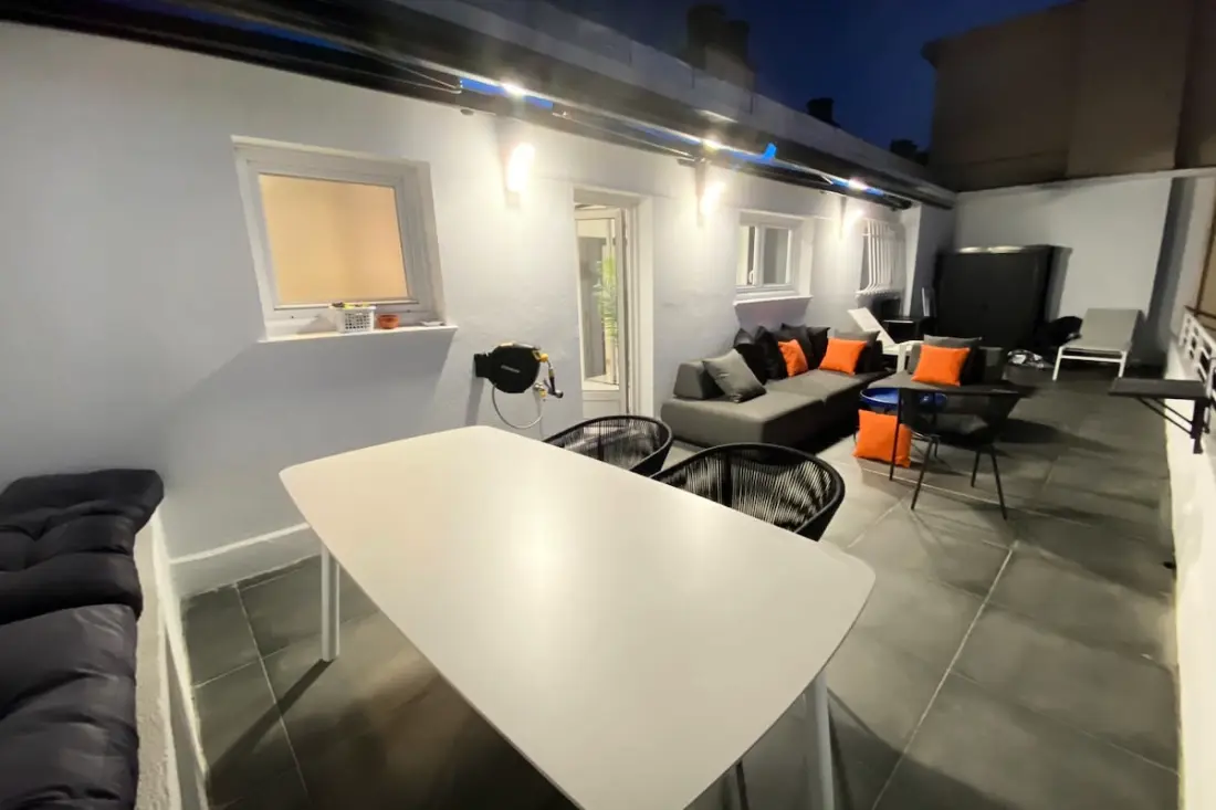 06az - Apartman terasszal 10 percre a palotától