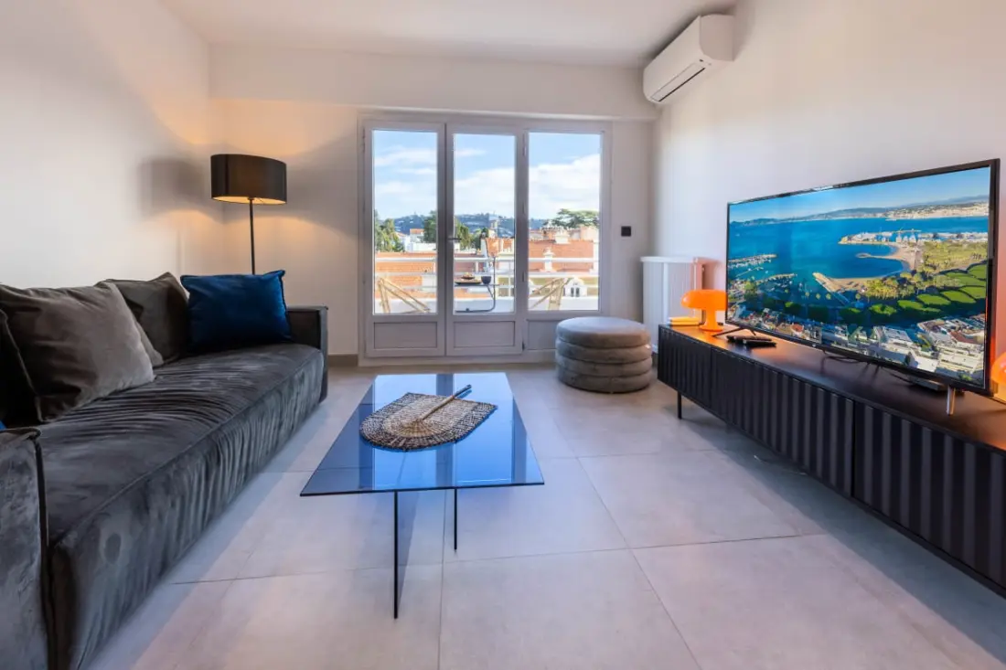06az - Apartman terasszal 10 percre a palotától