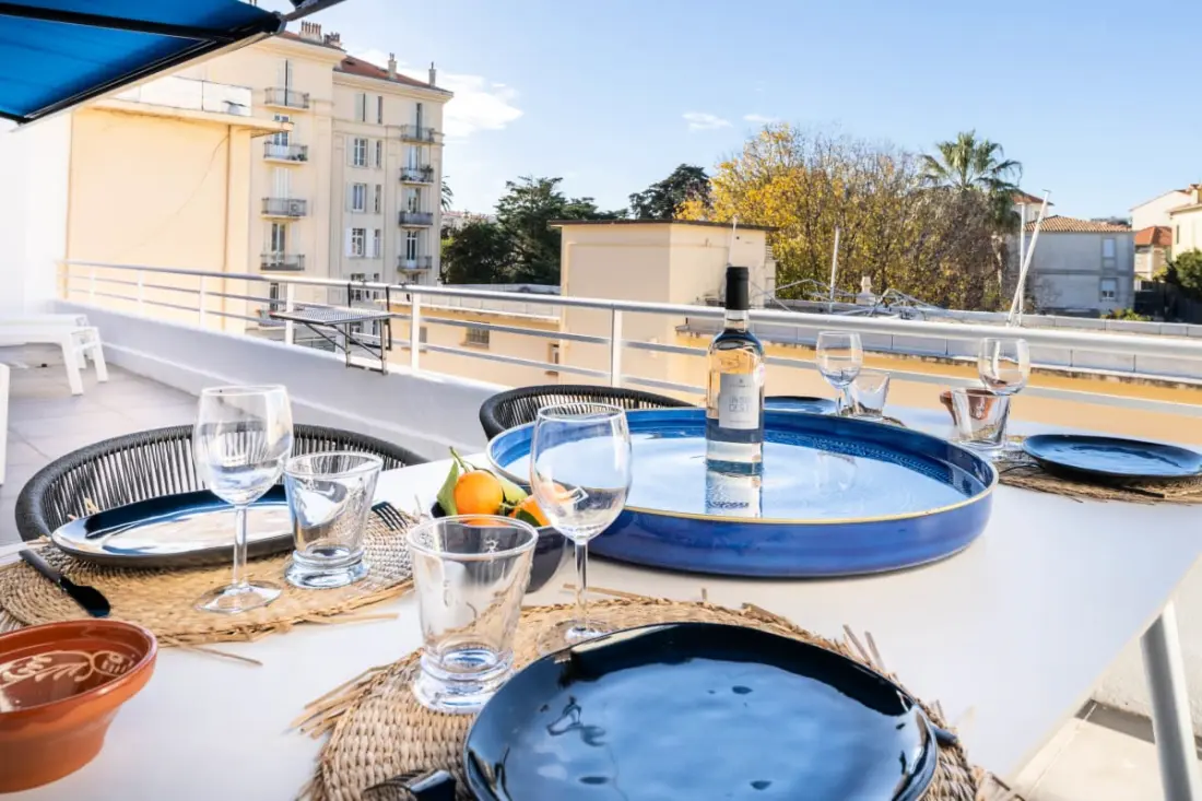 06az - Apartman terasszal 10 percre a palotától
