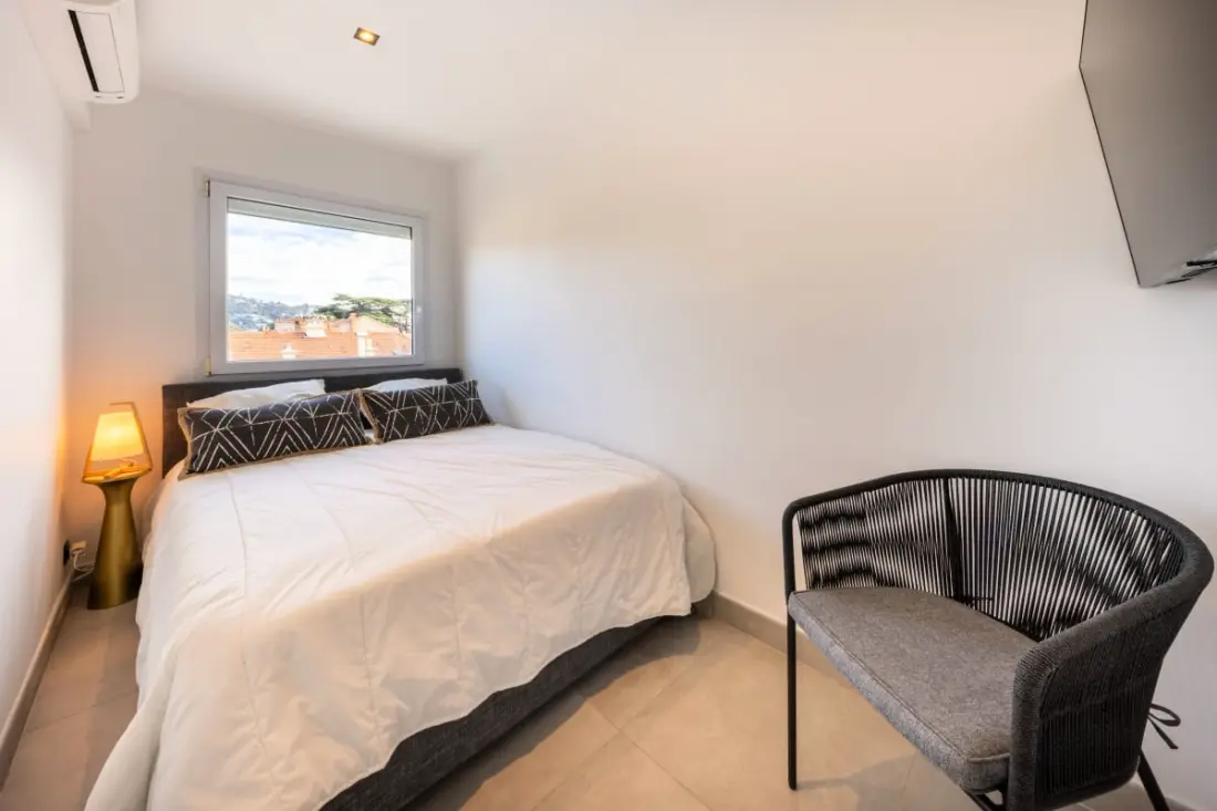 06az - Apartman terasszal 10 percre a palotától