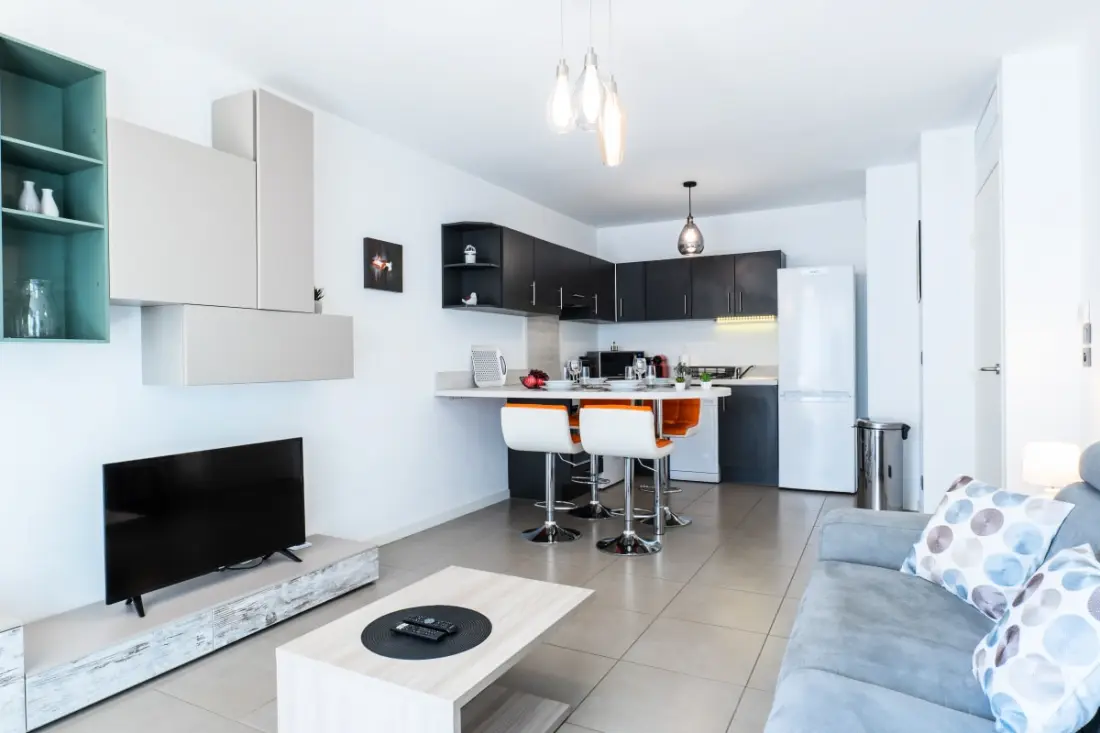Residence 2p úszómedence 100m strandokkal