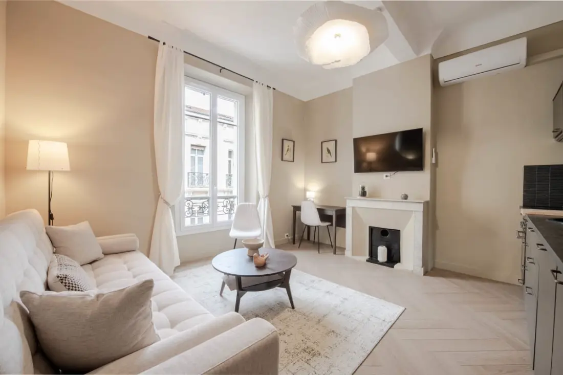 Residence Beau dalszöveg: Coeur de Cannes