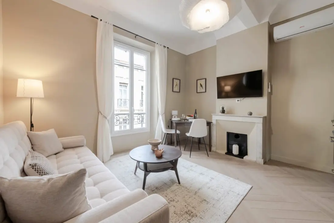 Residence Beau dalszöveg: Coeur de Cannes