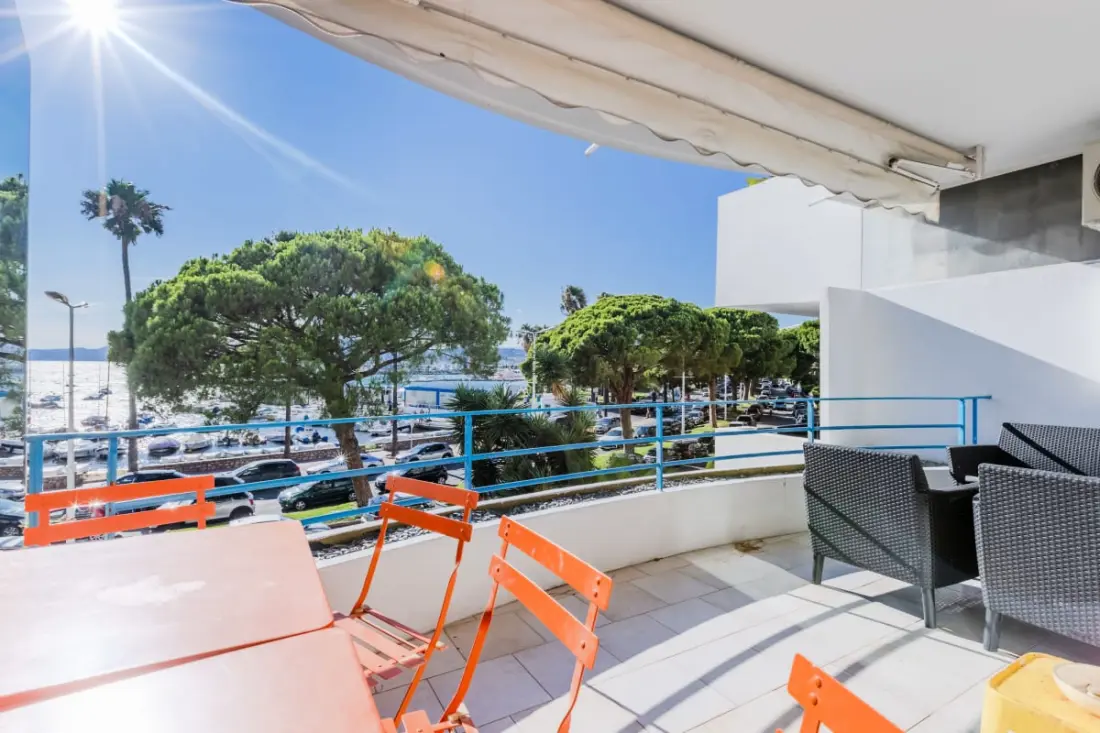 Rezidencia 90m2 Sur La Croisette terasszal és tengeri kilátással