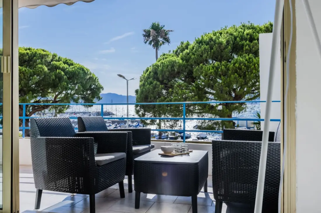 Rezidencia 90m2 Sur La Croisette terasszal és tengeri kilátással
