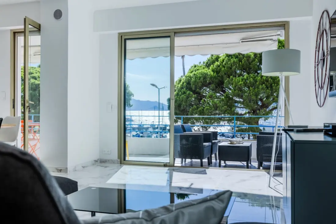 Rezidencia 90m2 Sur La Croisette terasszal és tengeri kilátással