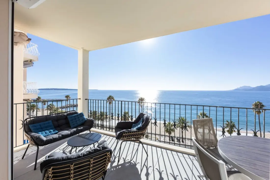 Residence Apartment 3 Bedrooms 125 M2 With Exceptional View Facing La Mer