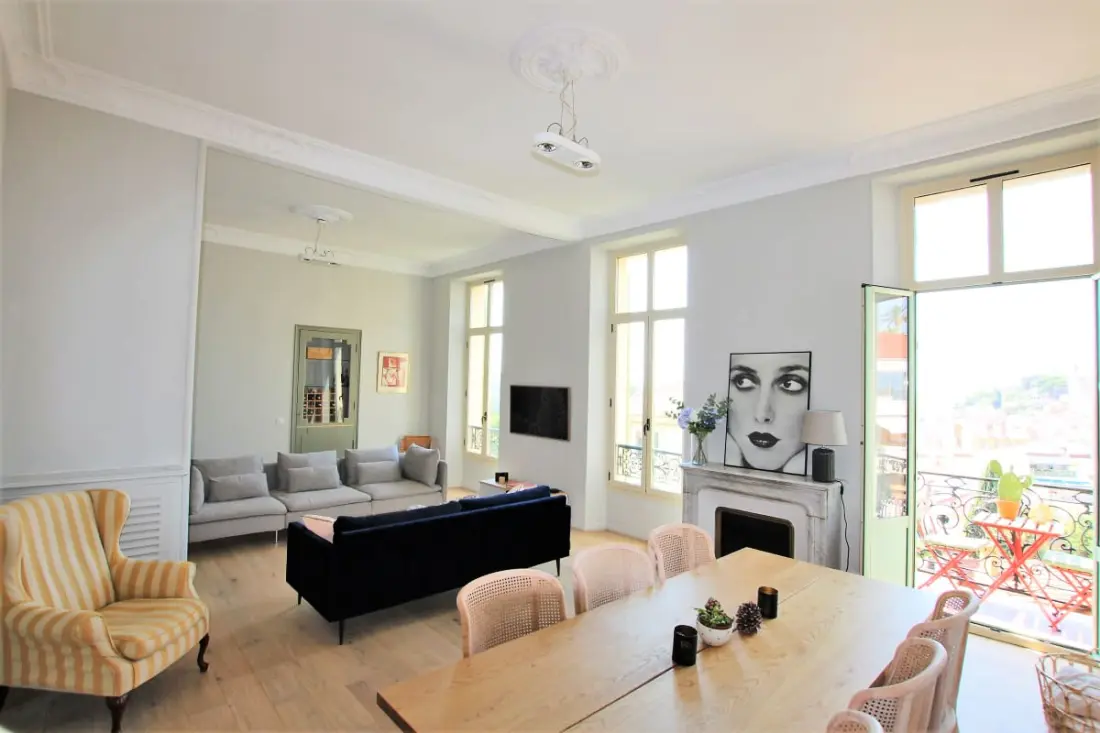 Residence Apartment 4 hálószobák, 130 M2 Teljesen felszerelt Sea View