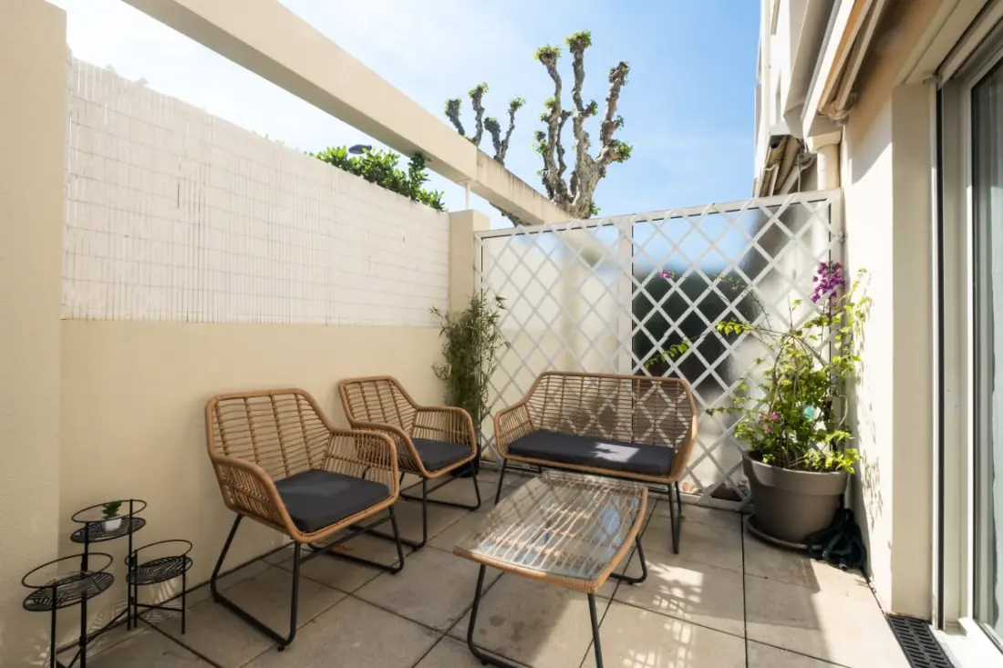 Rezidencia apartman úszó medence lakóhellyel