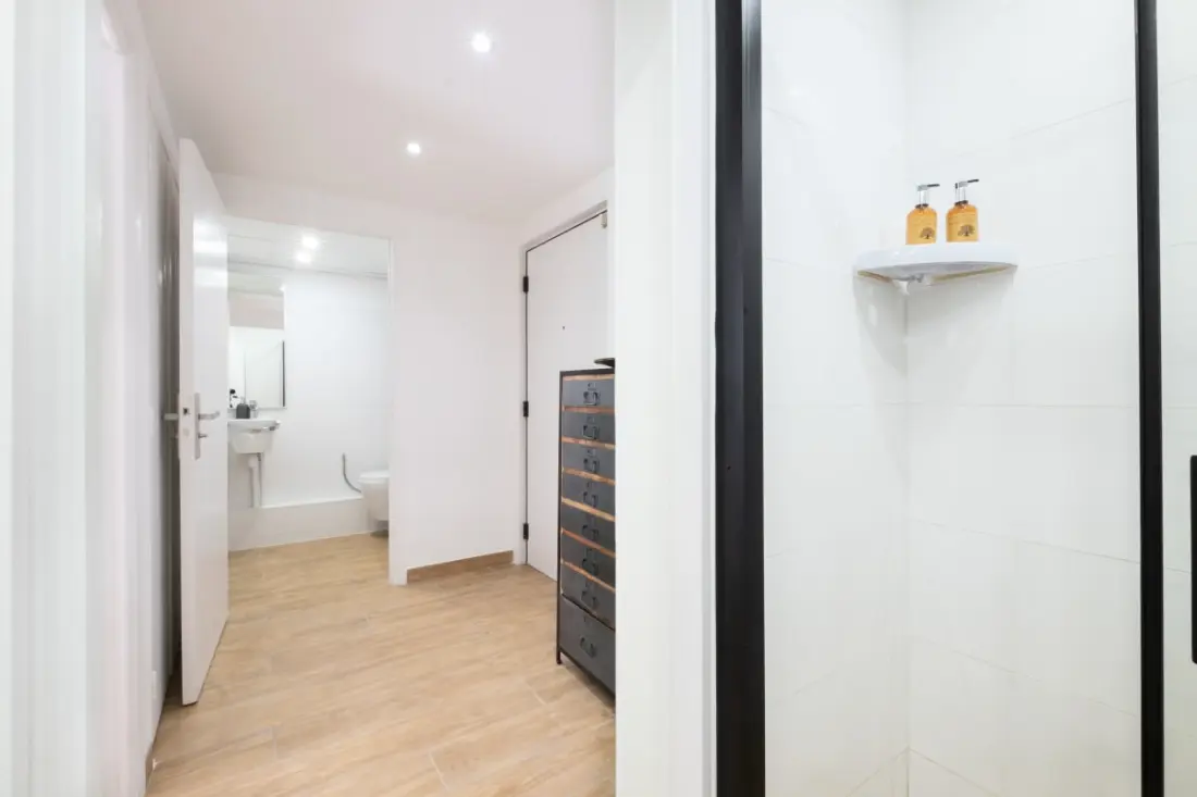 Rezidencia apartman úszó medence lakóhellyel