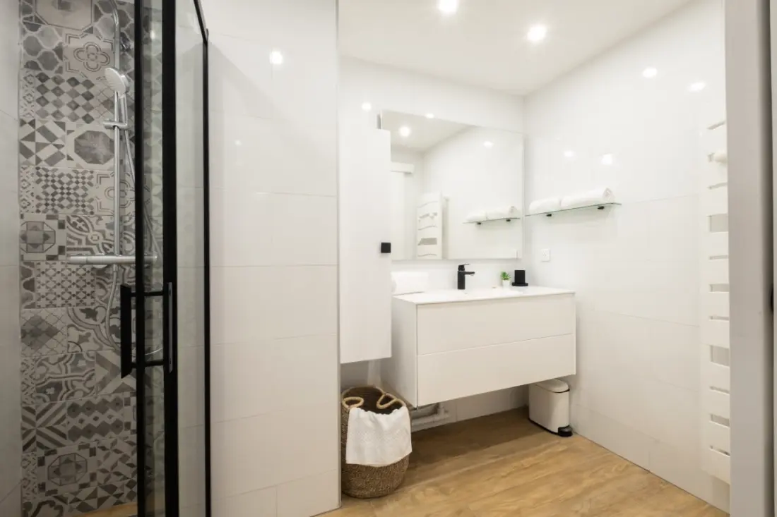 Rezidencia apartman úszó medence lakóhellyel