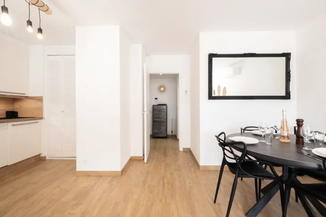 Rezidencia apartman úszó medence lakóhellyel