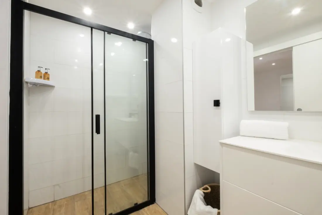 Rezidencia apartman úszó medence lakóhellyel