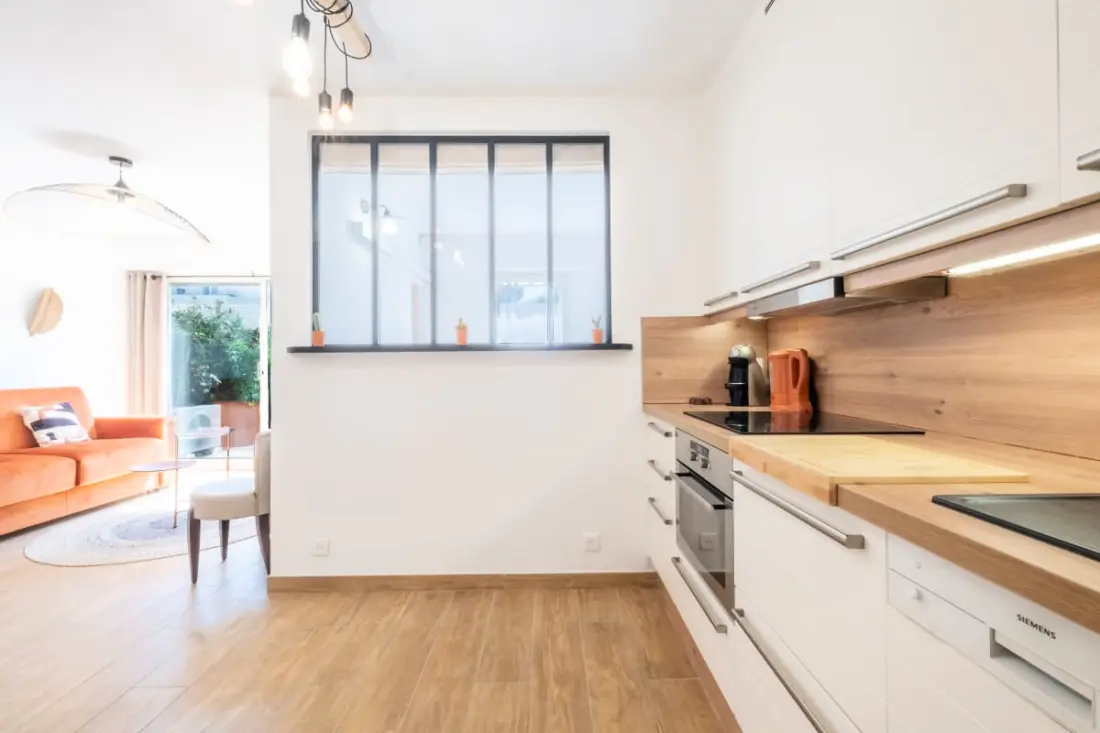 Rezidencia apartman úszó medence lakóhellyel