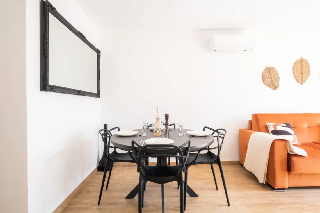 Rezidencia apartman úszó medence lakóhellyel