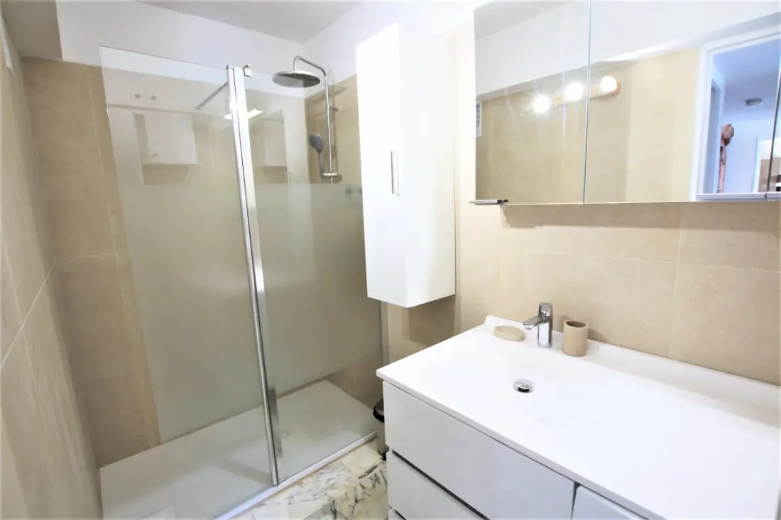 Residence Air-Conditioned Apartman 4 ember számára, akik visszafordíthatatlan kilátással rendelkeznek a tengerre
