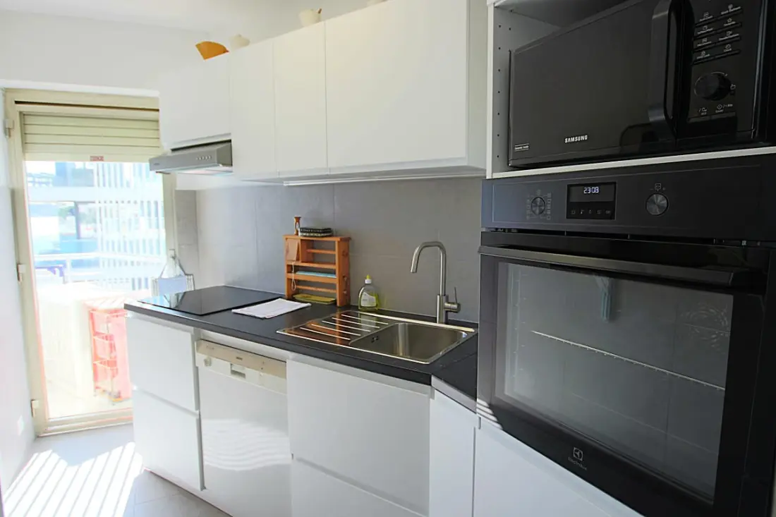 Residence Air-Conditioned Apartman 4 ember számára, akik visszafordíthatatlan kilátással rendelkeznek a tengerre