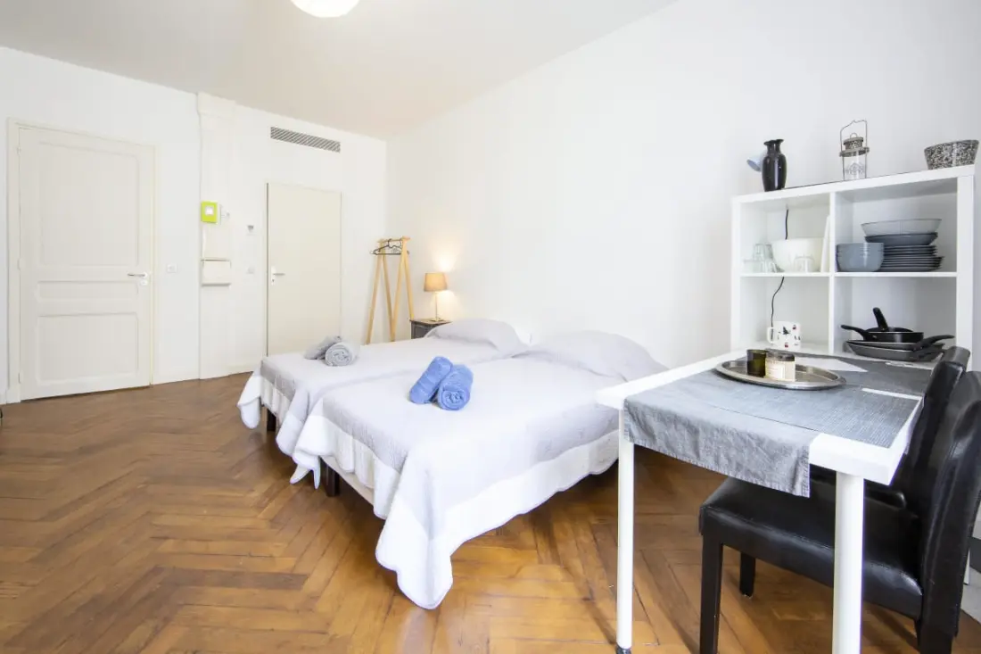 Residence Kényelmes lakás 27 M2 En Pleine Rue D'antibes Et Croisette
