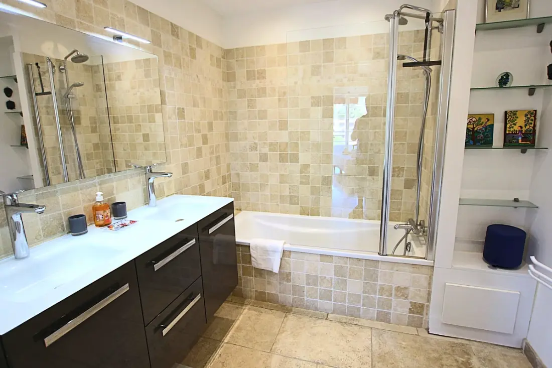 Lakás 3 szoba Teljesen felszerelt 105 M2 Sea és Hill View
