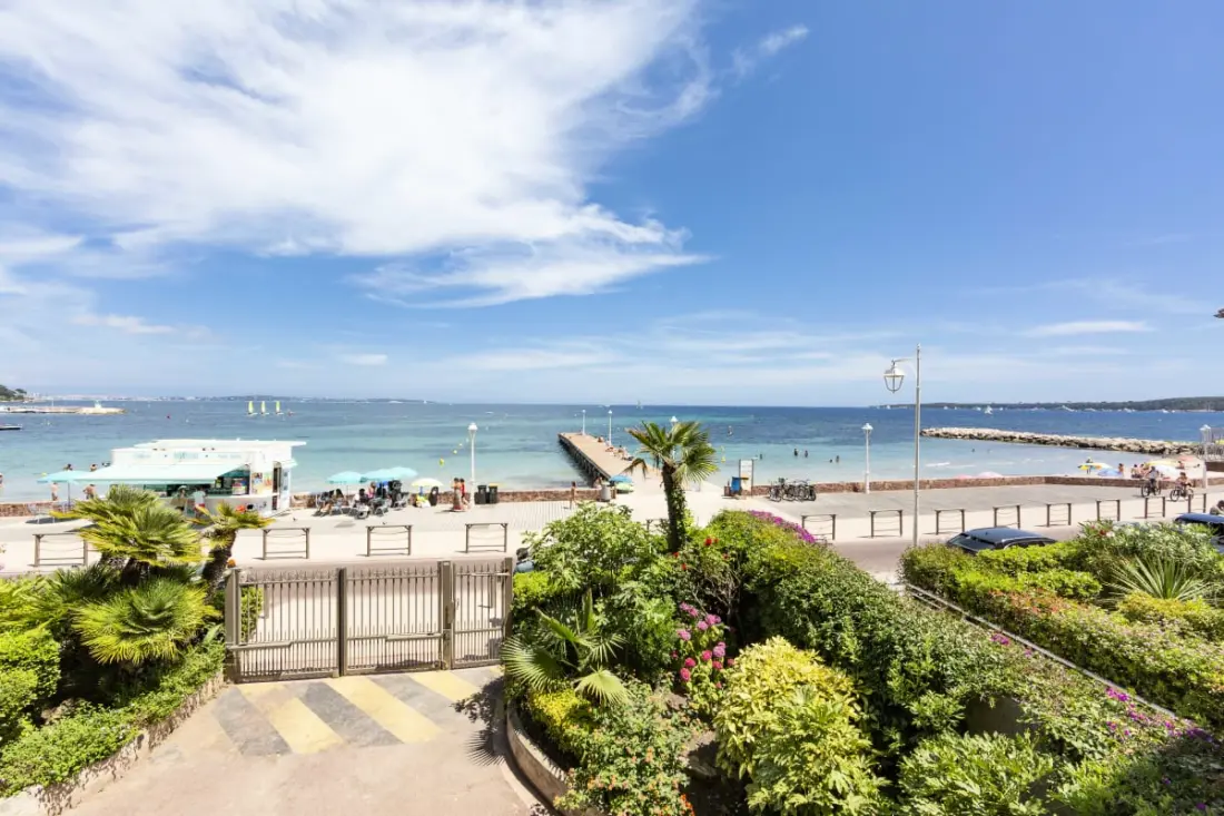 Residence Appartement équipé De 70 M2 Face à La Mer in Le Quartier Du Palm Beach