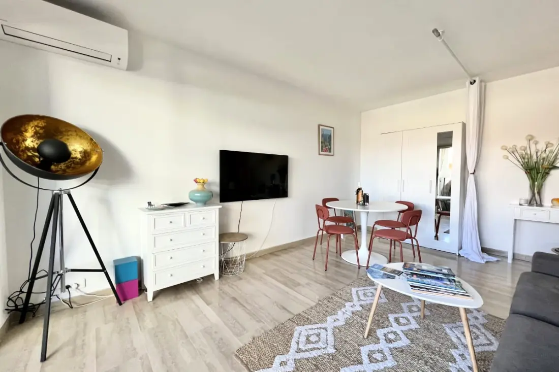 Gyönyörű apartman terasszal Croisette közelében