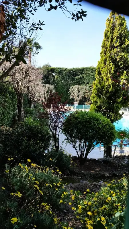 Gyönyörű légkondicionált apartman úszómedencével Sea View