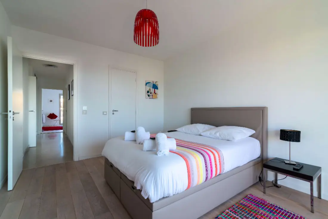 Gyönyörű légkondicionált apartman úszómedencével Sea View