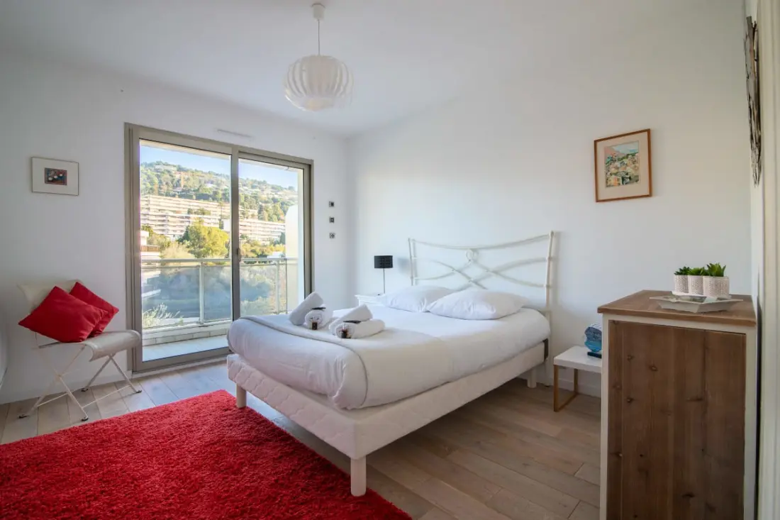 Gyönyörű légkondicionált apartman úszómedencével Sea View