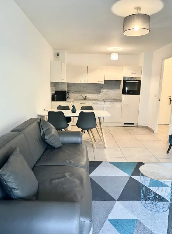 Residence Oxford Gyönyörű 2 szoba egy új épületben a medencével parkolóval