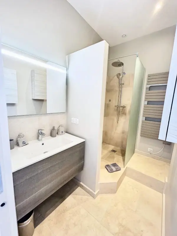 2 szoba Modern - 3/4 Pers Calme Cannes Hyper Centre Olam tulajdonságok