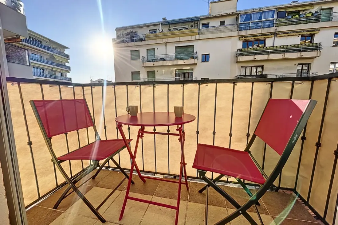 Cannes közelében - 3 db Mezzanine Balconies Charm Abszolút Olam tulajdonságok