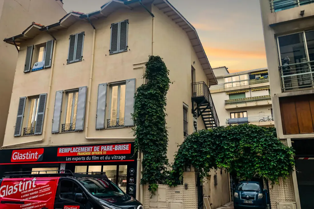 Cannes közelében - 3 db Mezzanine Balconies Charm Abszolút Olam tulajdonságok