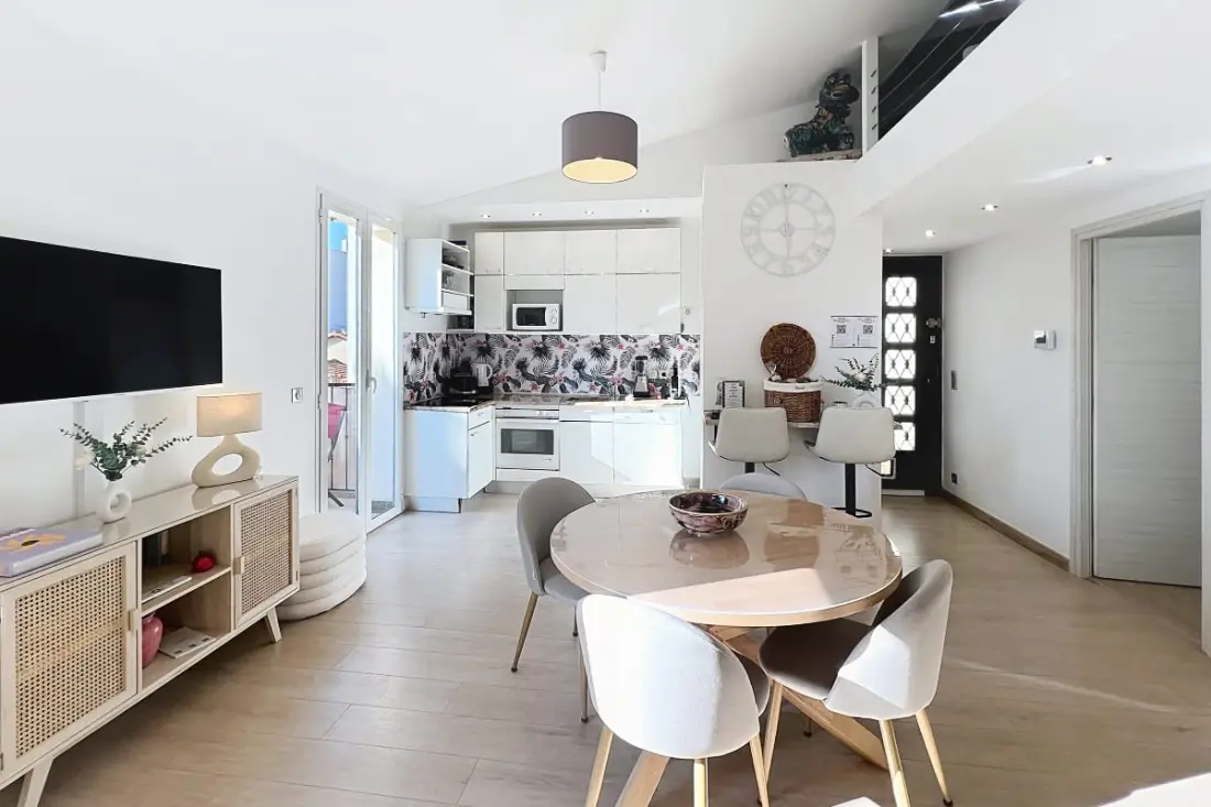 Cannes közelében - 3 db Mezzanine Balconies Charm Abszolút Olam tulajdonságok