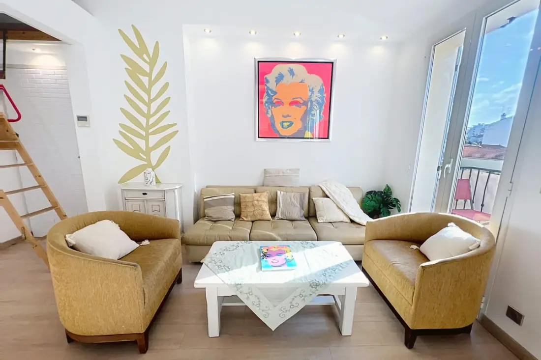 Cannes közelében - 3 db Mezzanine Balconies Charm Abszolút Olam tulajdonságok