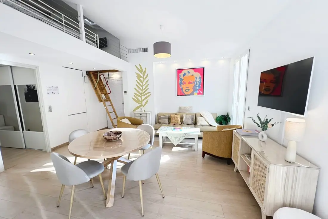 Cannes közelében - 3 db Mezzanine Balconies Charm Abszolút Olam tulajdonságok