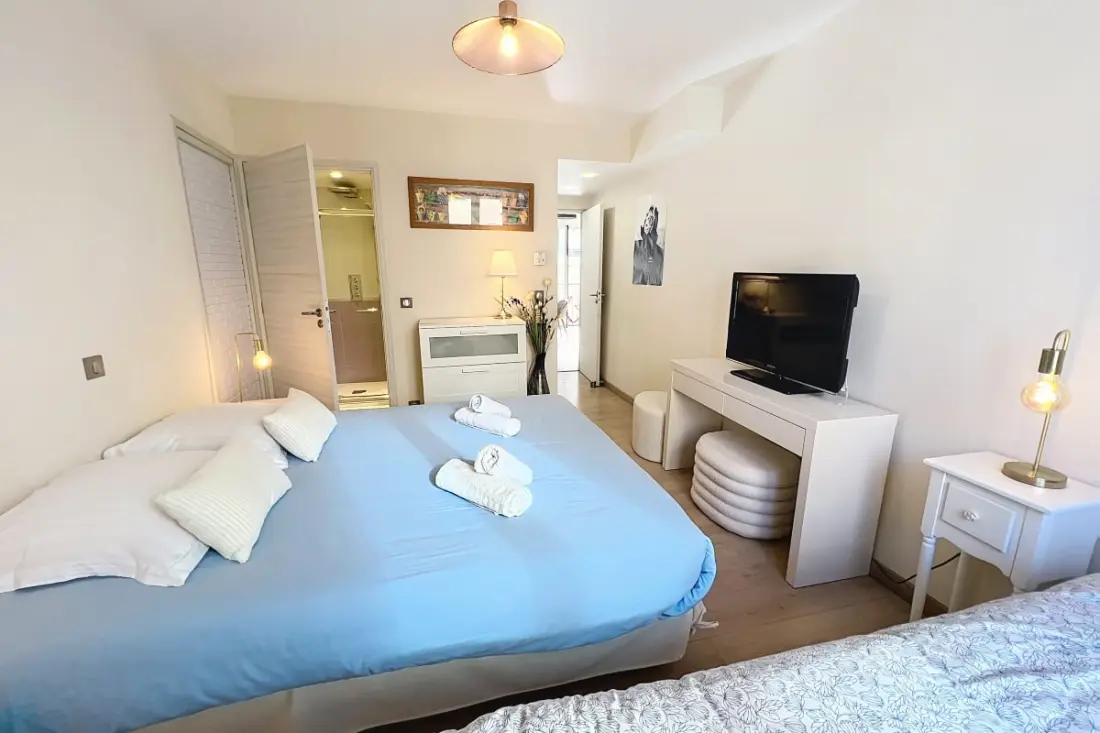 Cannes közelében - 3 db Mezzanine Balconies Charm Abszolút Olam tulajdonságok