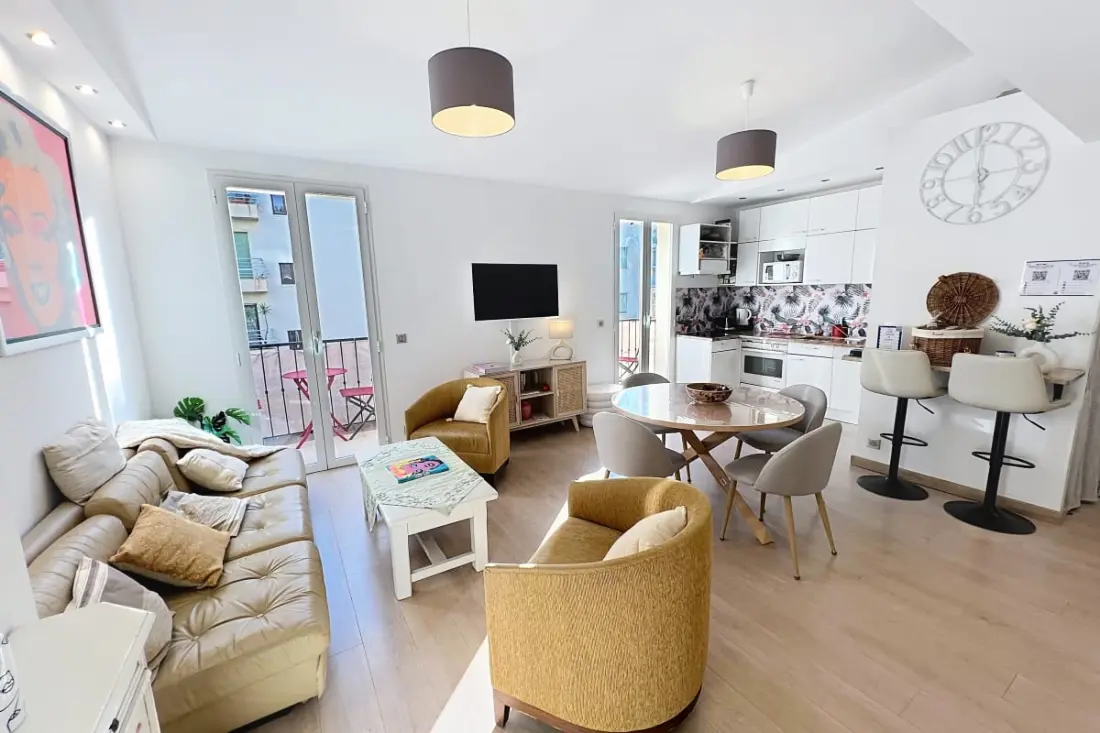 Cannes közelében - 3 db Mezzanine Balconies Charm Abszolút Olam tulajdonságok