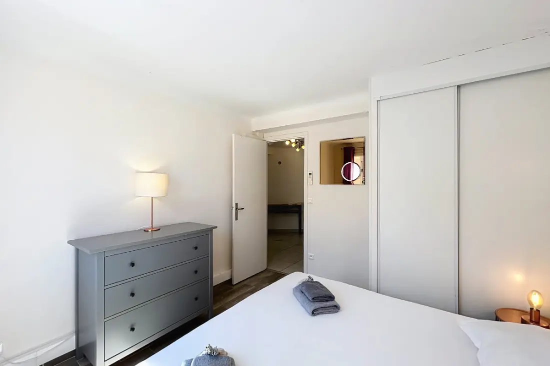 4 darab - Modern Luminous Croisette 1 Mn, Coeur De Cannes Olam tulajdonságok