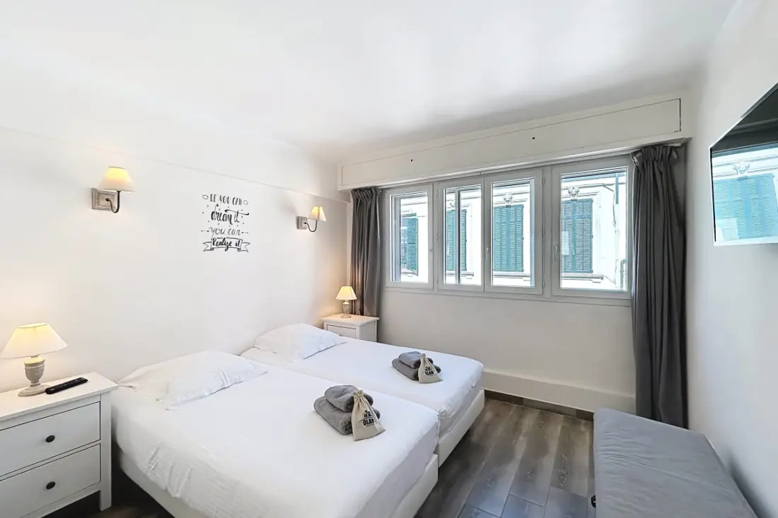 4 darab - Modern Luminous Croisette 1 Mn, Coeur De Cannes Olam tulajdonságok