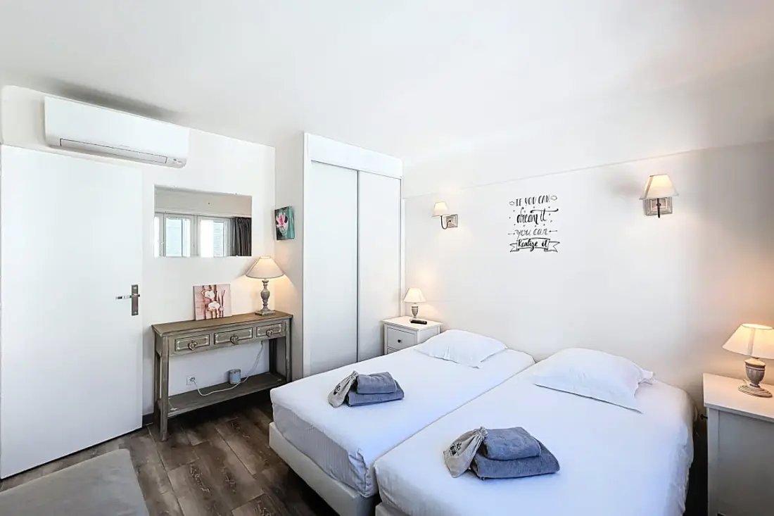 4 darab - Modern Luminous Croisette 1 Mn, Coeur De Cannes Olam tulajdonságok