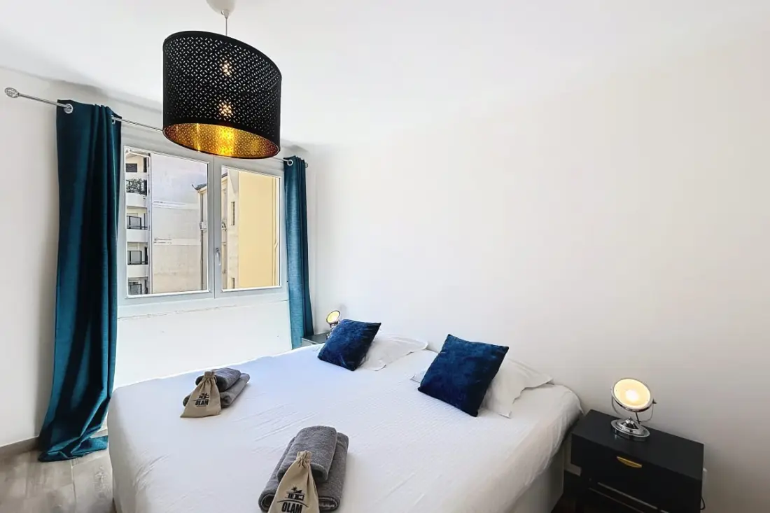4 darab - Modern Luminous Croisette 1 Mn, Coeur De Cannes Olam tulajdonságok