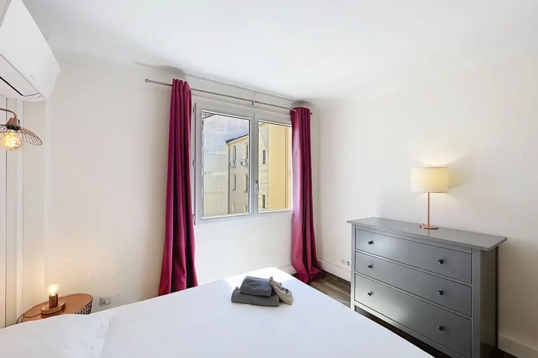 4 darab - Modern Luminous Croisette 1 Mn, Coeur De Cannes Olam tulajdonságok