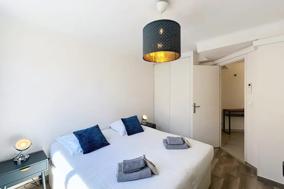 4 darab - Modern Luminous Croisette 1 Mn, Coeur De Cannes Olam tulajdonságok
