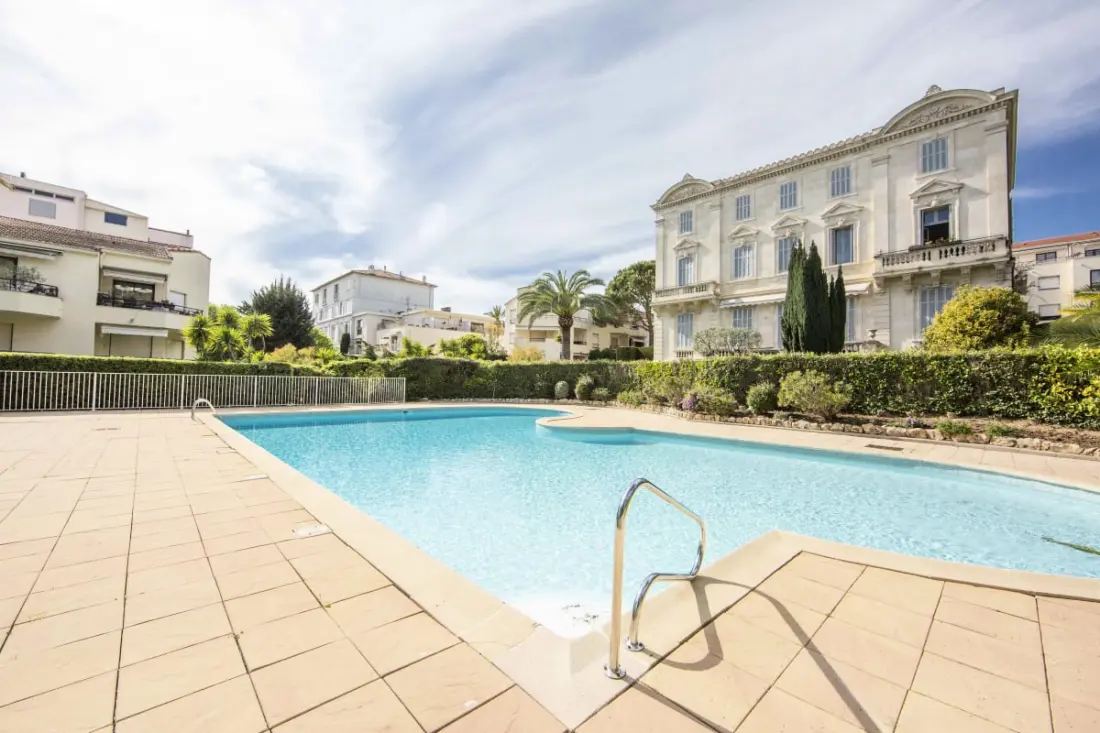Residence Petit Paradis Cannes Center úszómedencével és parkkal ❤villa Le Lys❤