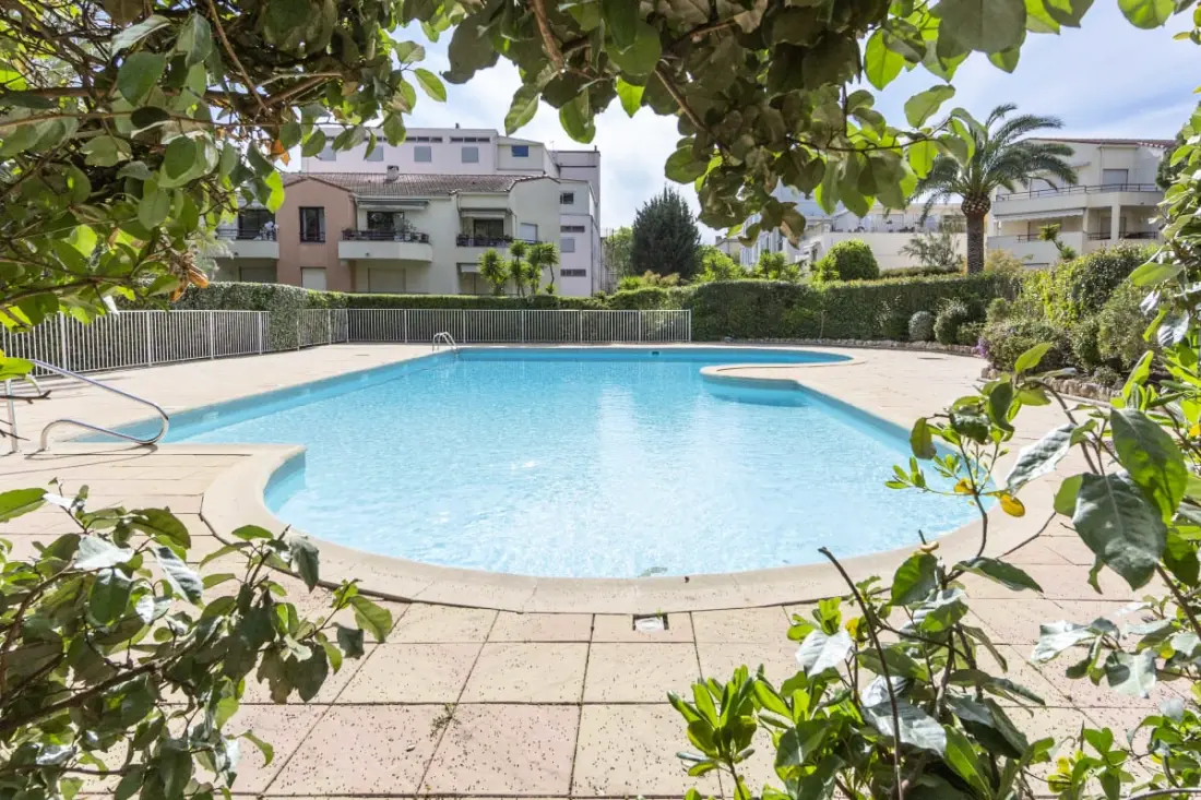 Residence Petit Paradis Cannes Center úszómedencével és parkkal ❤villa Le Lys❤